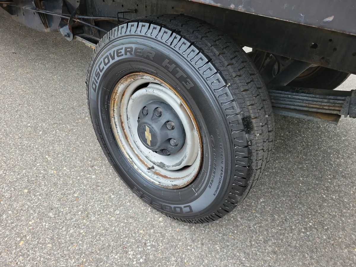1993 Chevrolet C2500 Chassis Base (STD is Estimated) thumbnail 15