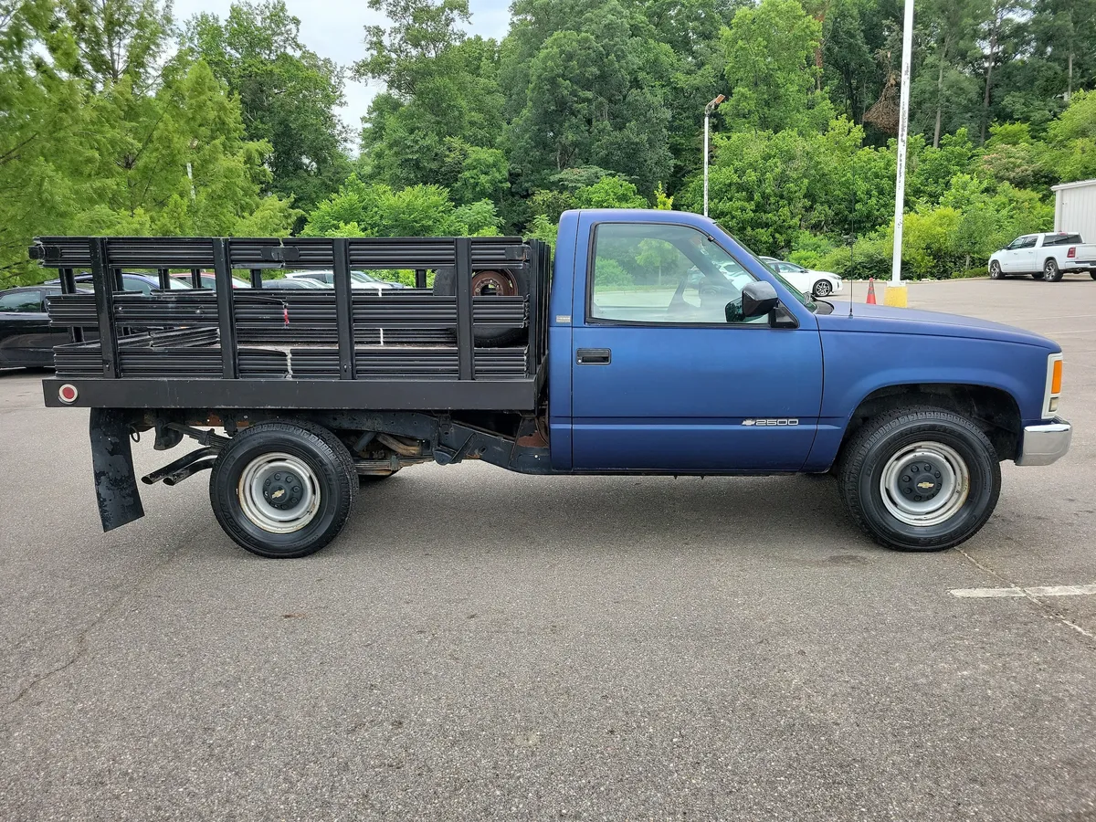 1993 Chevrolet C2500 Chassis Base (STD is Estimated) thumbnail 4