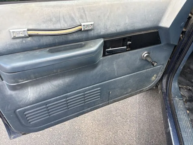 1993 Chevrolet C2500 Chassis Base (STD is Estimated) thumbnail 17