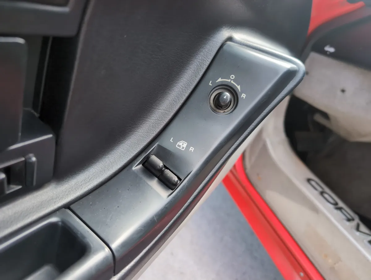 1995 Chevrolet Corvette thumbnail 15