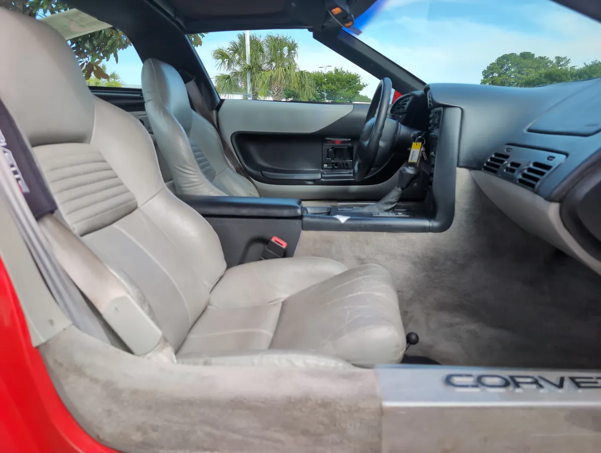 1995 Chevrolet Corvette thumbnail 27