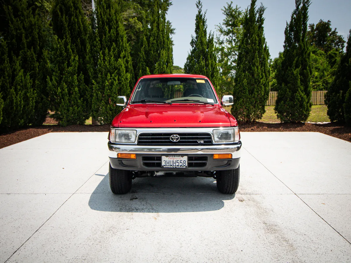 1995 Toyota 4Runner SR5 thumbnail 2