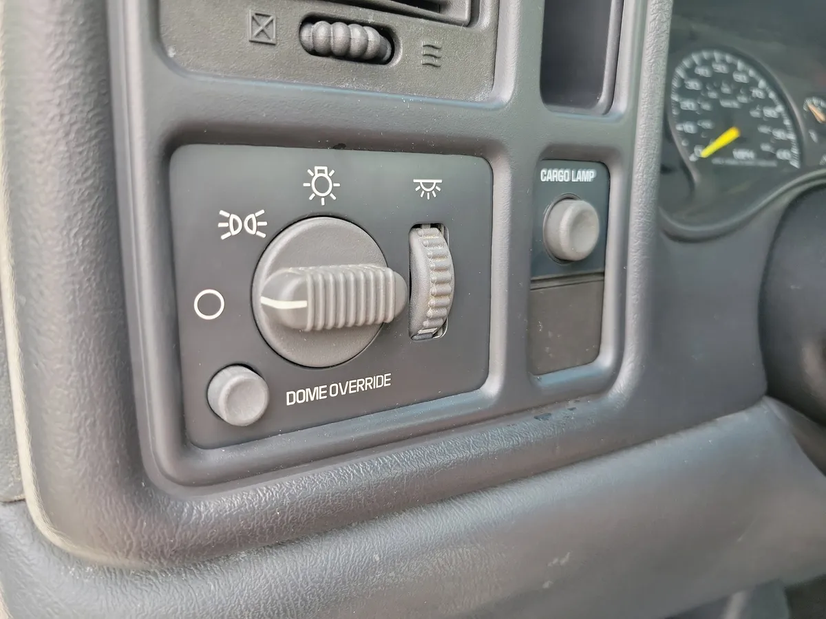 2001 Chevrolet Silverado 1500 thumbnail 8