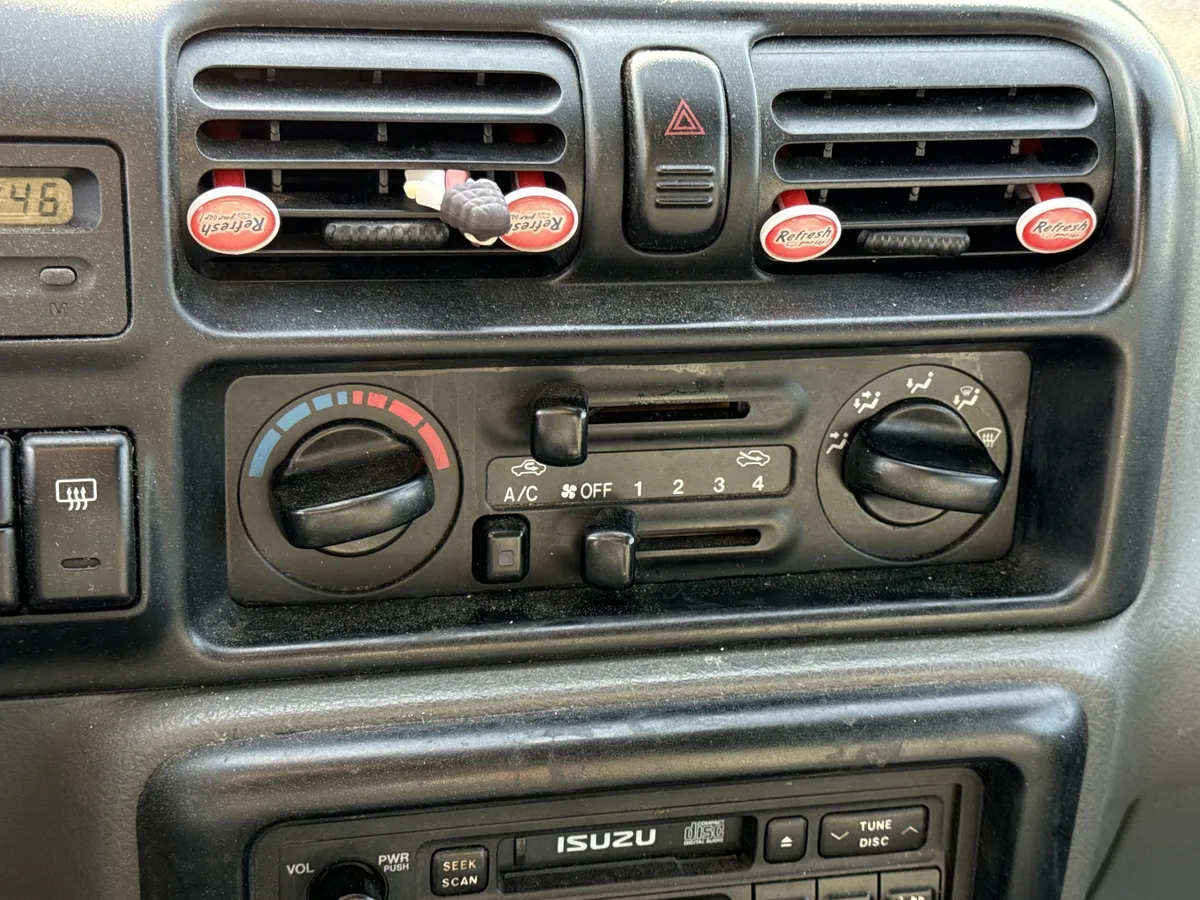 2001 Isuzu Rodeo S thumbnail 17
