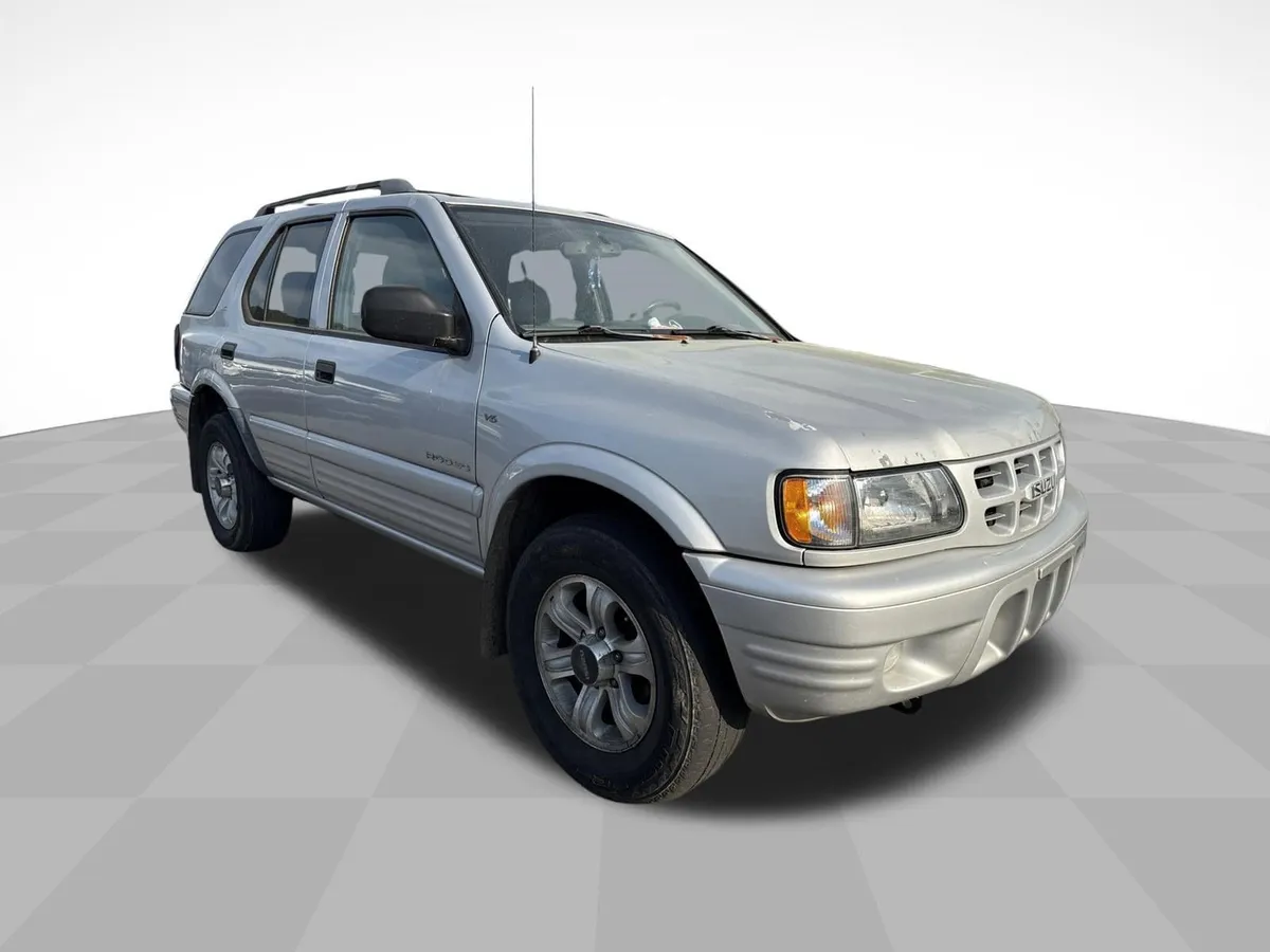 2001 Isuzu Rodeo S thumbnail 3