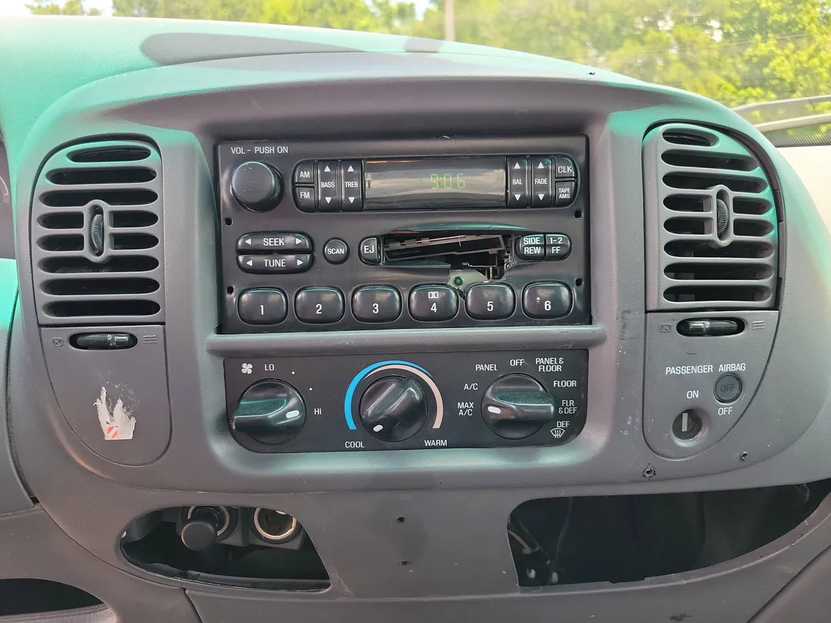 2002 Ford F-150 thumbnail 6