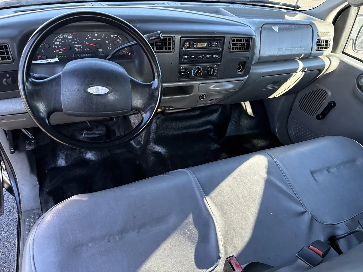 2002 Ford Super Duty F-350 SRW XL thumbnail 15