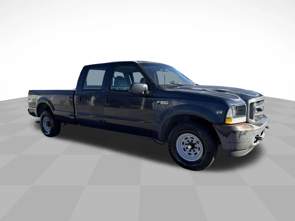 2002 Ford Super Duty F-350 SRW XL thumbnail 3