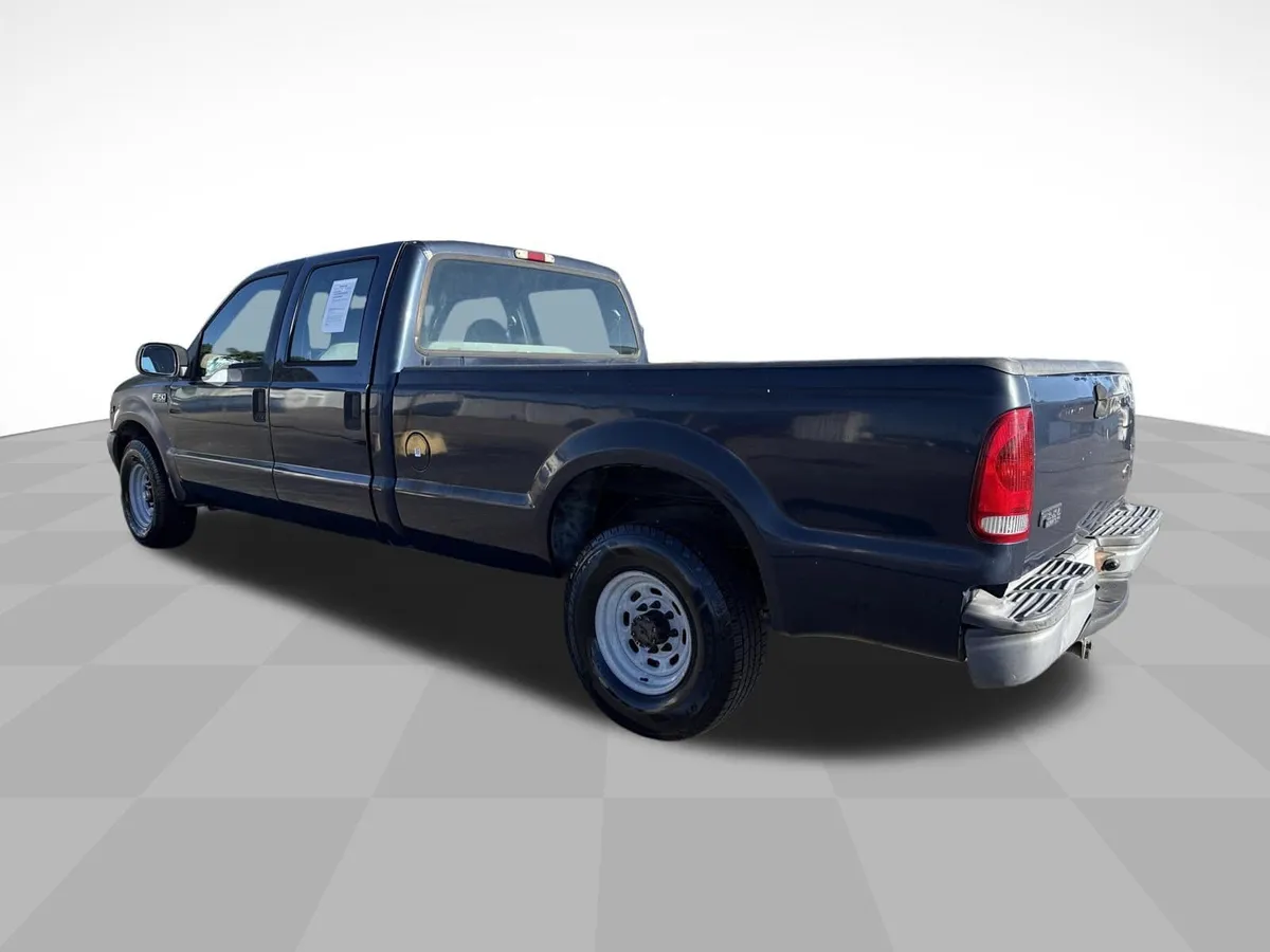 2002 Ford Super Duty F-350 SRW XL thumbnail 6