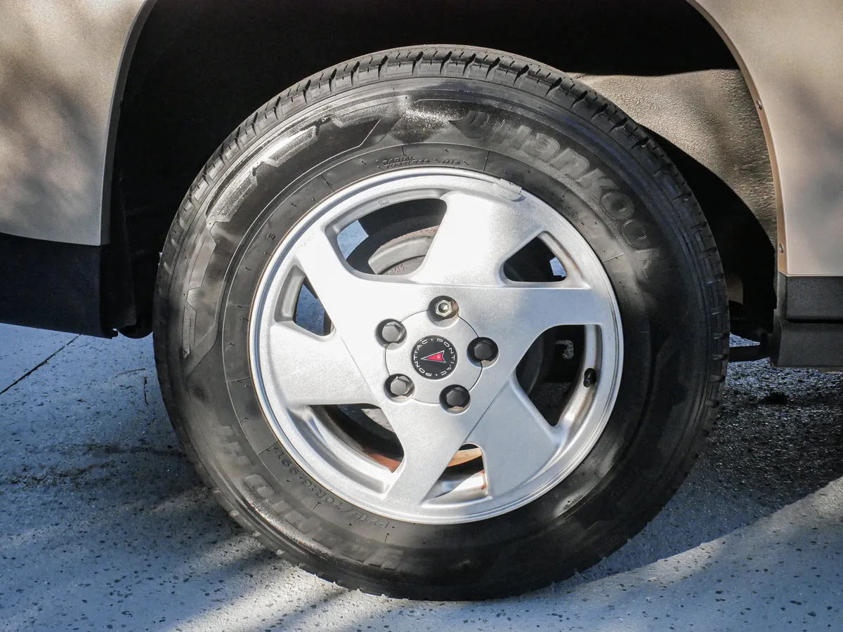 2002 Pontiac Aztek thumbnail 12