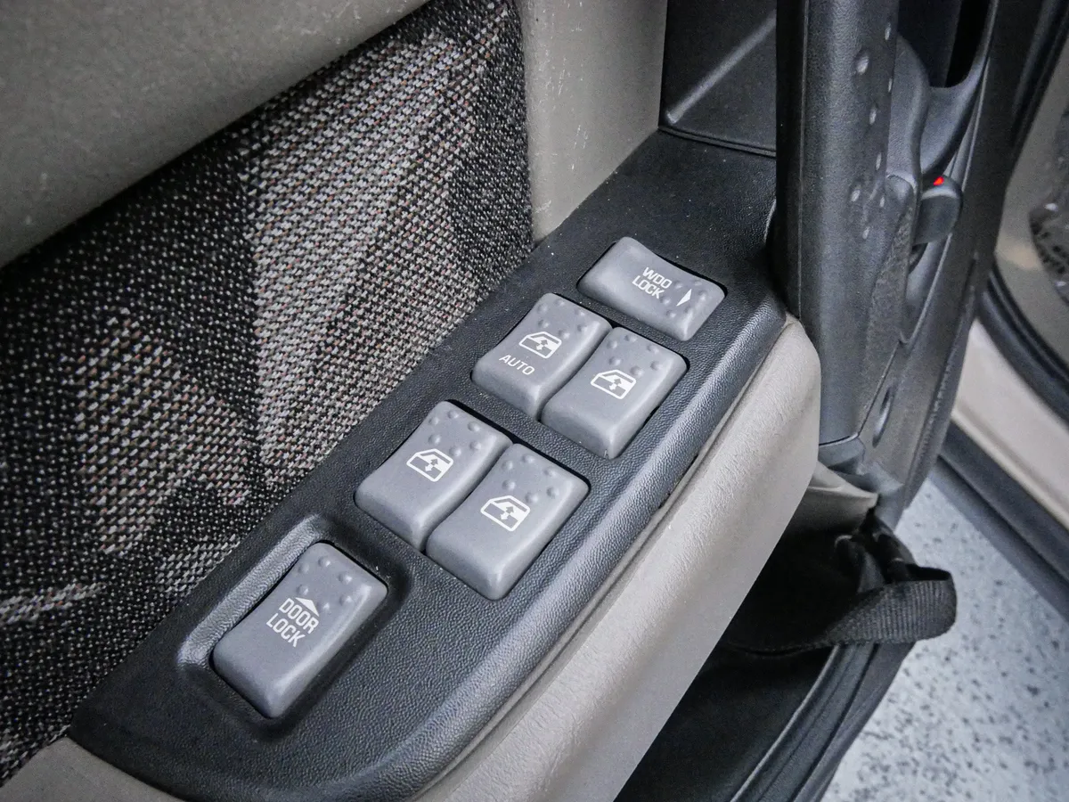 2002 Pontiac Aztek thumbnail 14