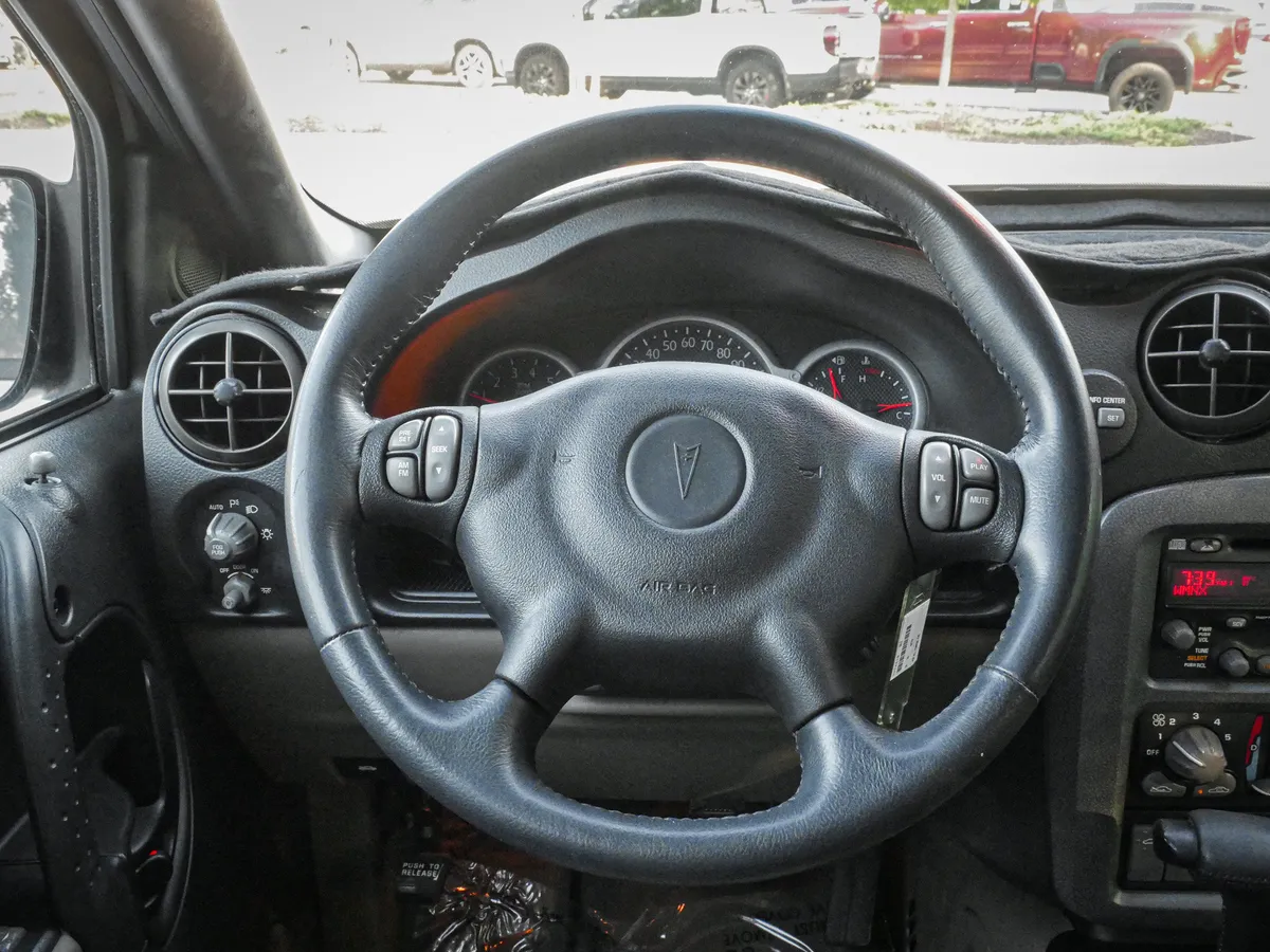 2002 Pontiac Aztek thumbnail 17