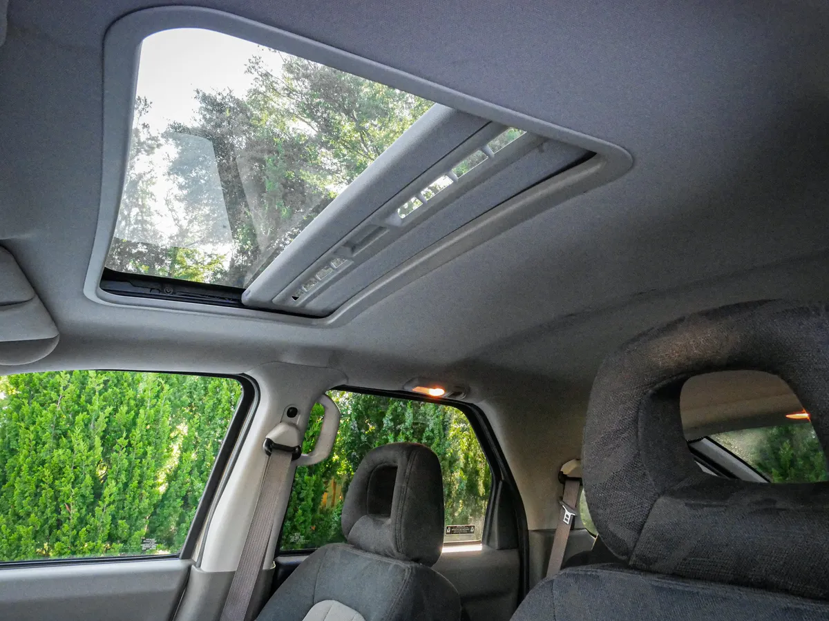 2002 Pontiac Aztek thumbnail 25
