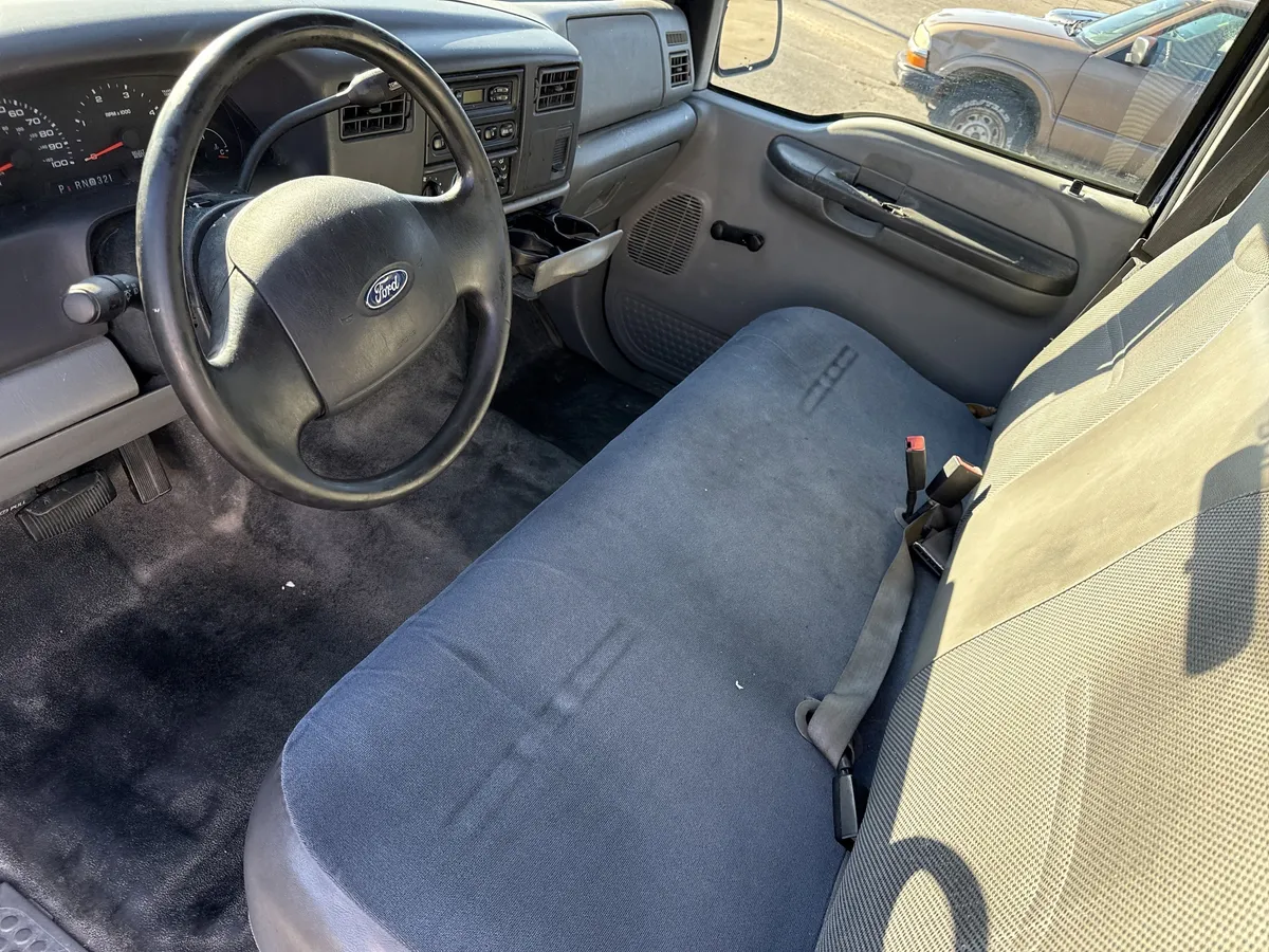 2003 Ford Super Duty F-350 SRW XL thumbnail 10