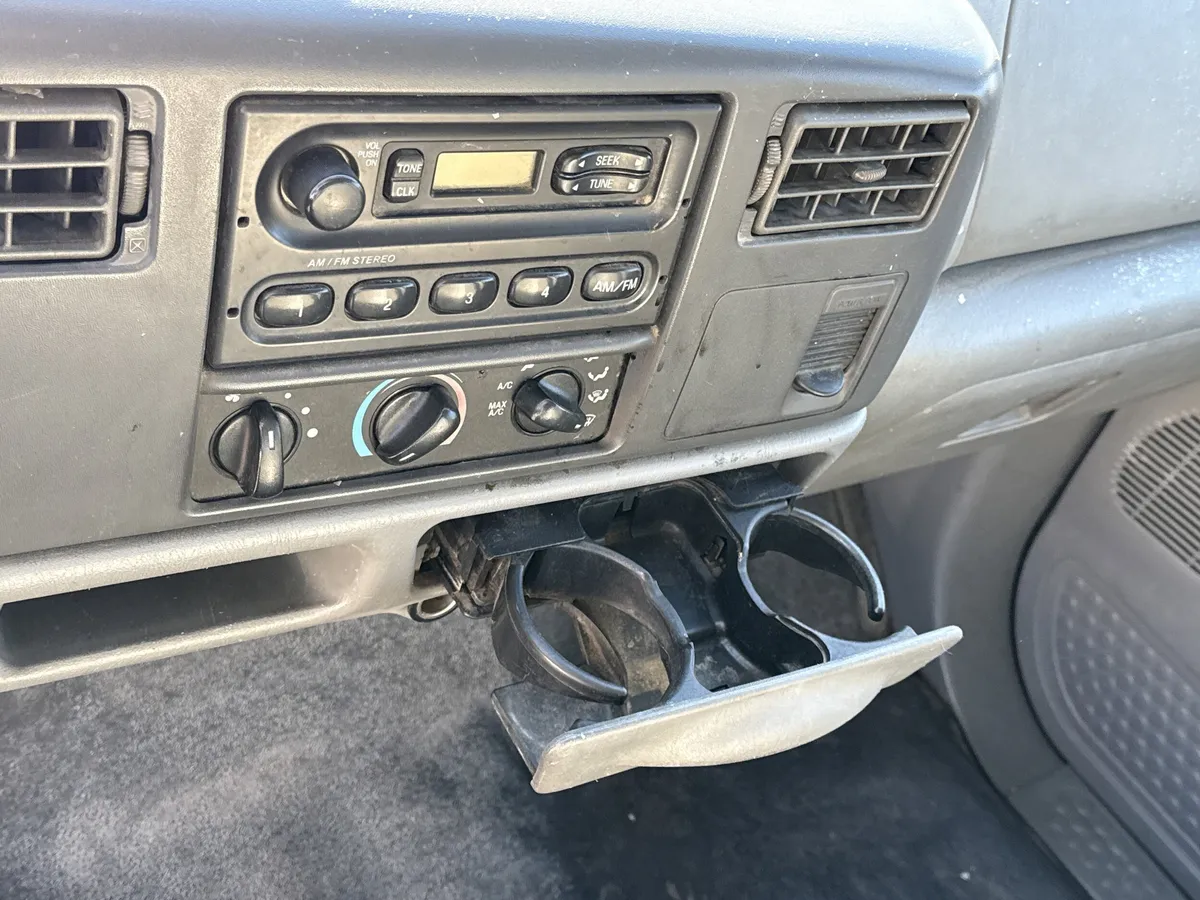 2003 Ford Super Duty F-350 SRW XL thumbnail 16