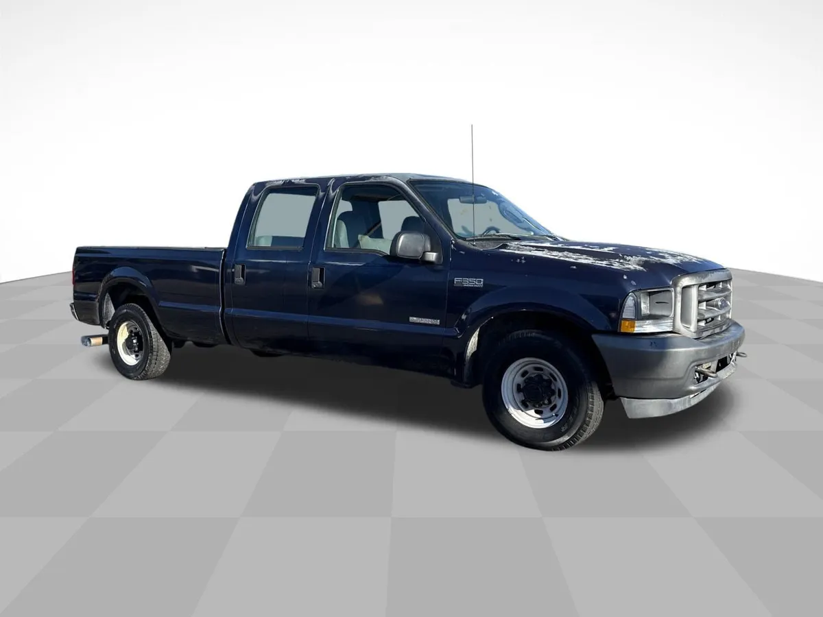 2003 Ford Super Duty F-350 SRW XL thumbnail 3
