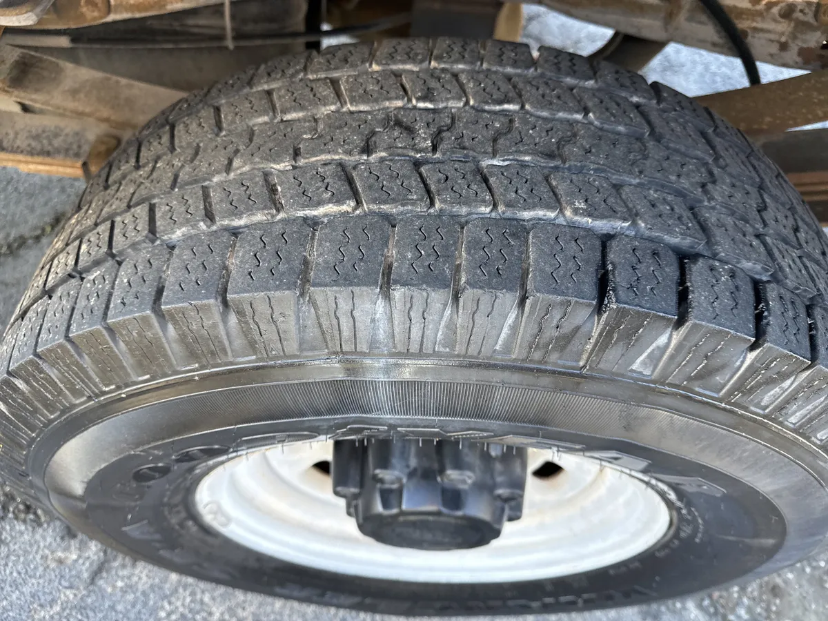2003 Ford Super Duty F-350 SRW XL thumbnail 9