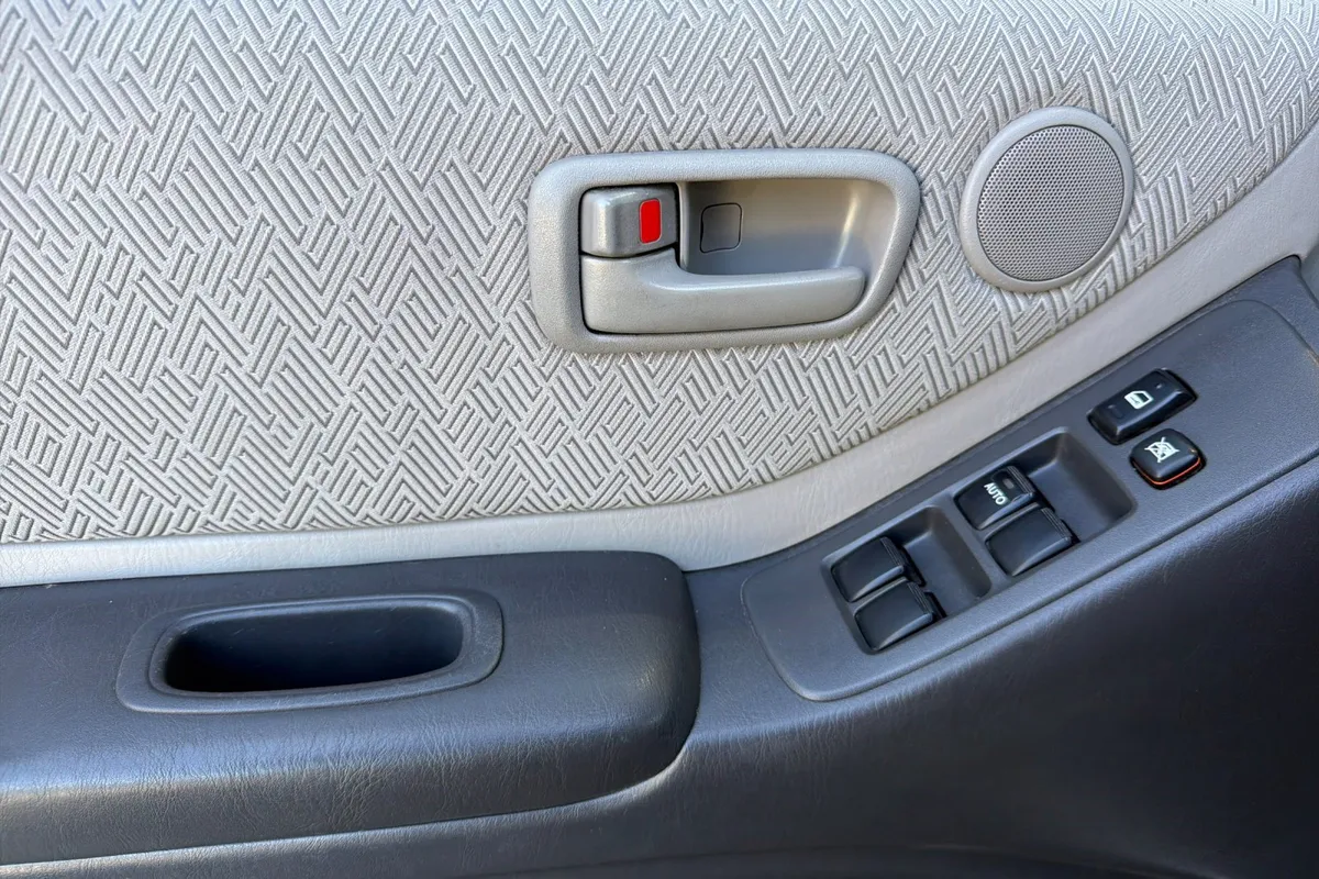 2003 Toyota Highlander thumbnail 11