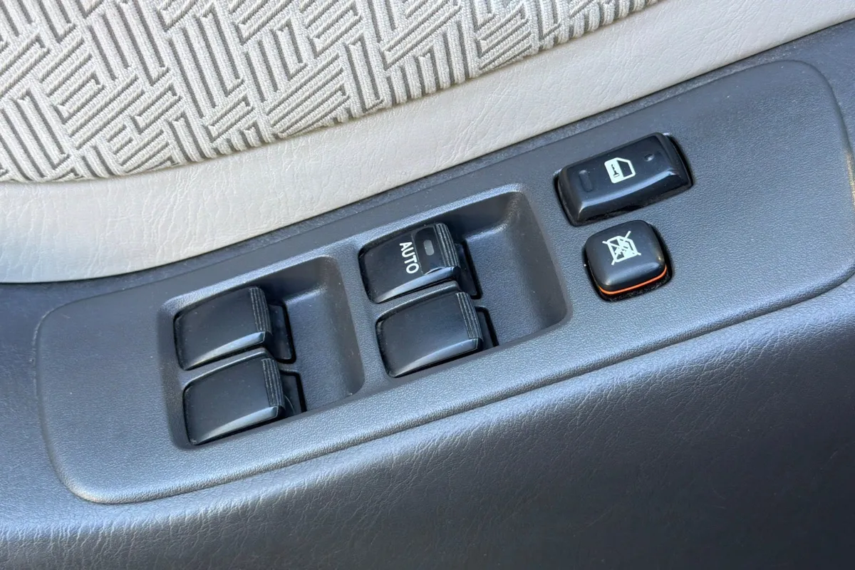 2003 Toyota Highlander thumbnail 12
