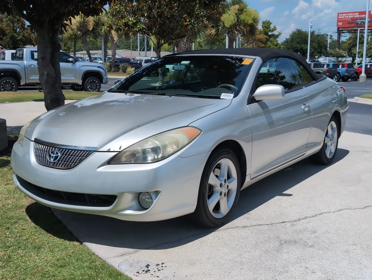 2004 Toyota Camry Solara SE thumbnail 4