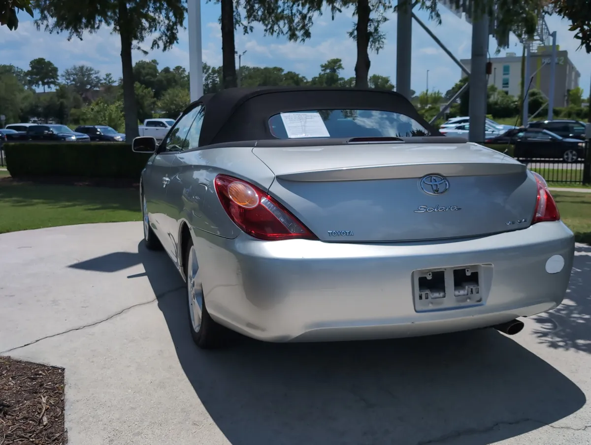 2004 Toyota Camry Solara SE thumbnail 8