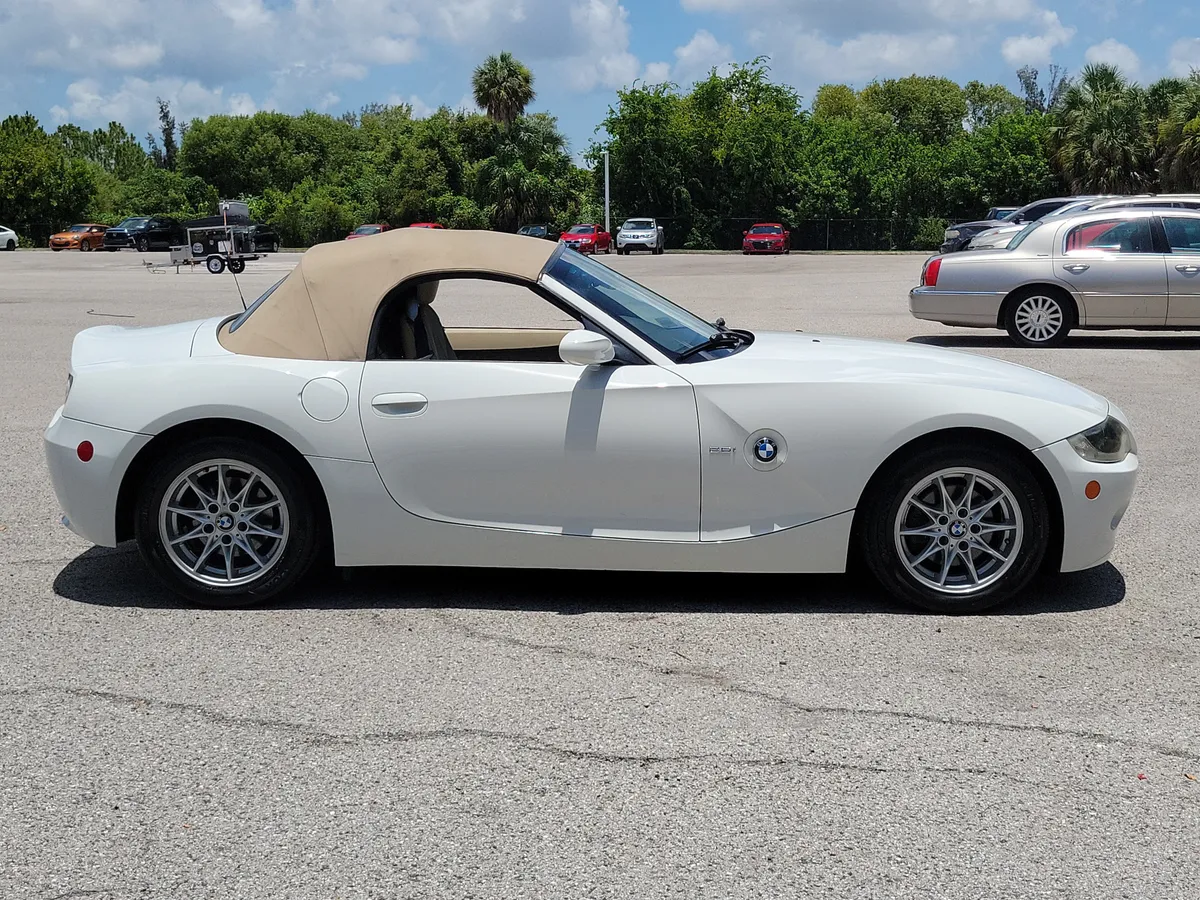 2005 BMW Z4 2.5i thumbnail 10