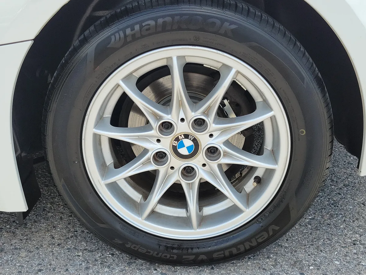2005 BMW Z4 2.5i thumbnail 12