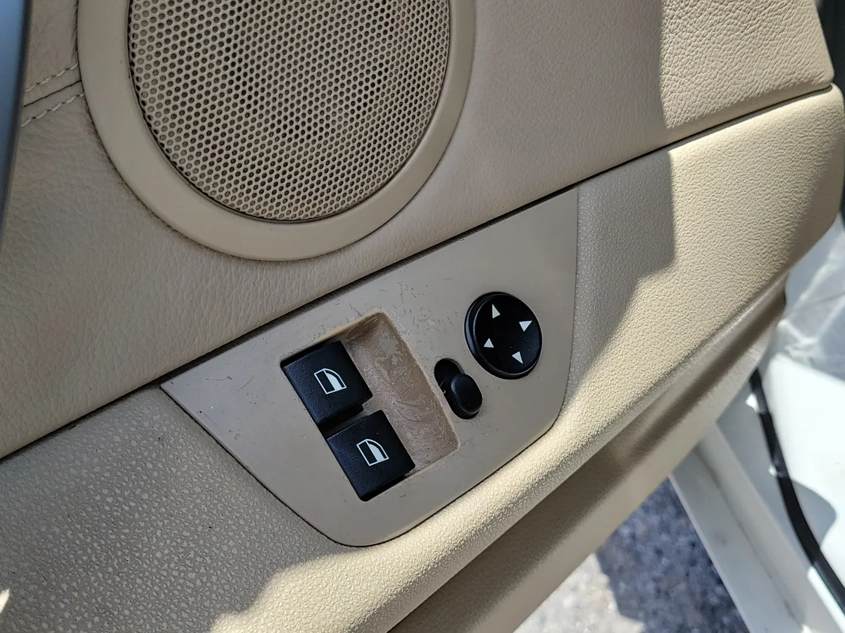 2005 BMW Z4 2.5i thumbnail 14