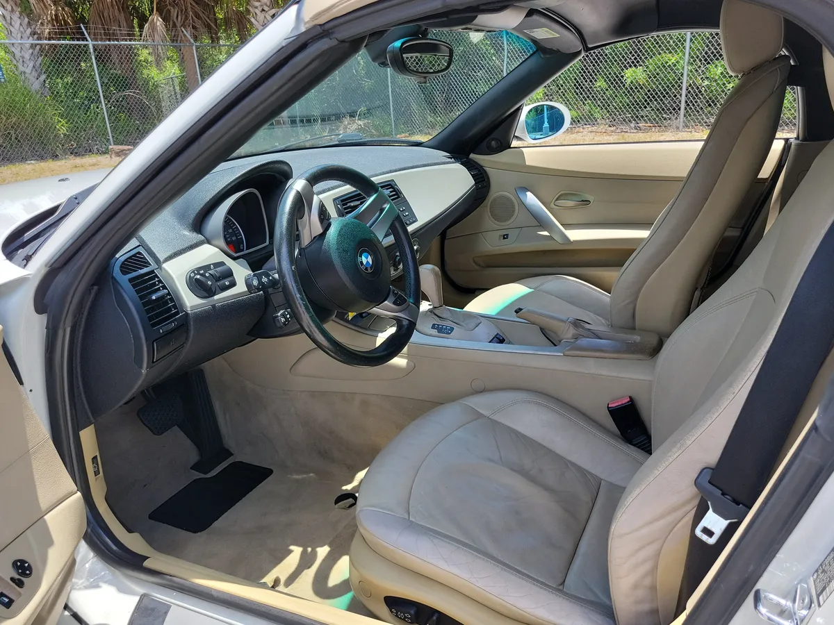 2005 BMW Z4 2.5i thumbnail 15