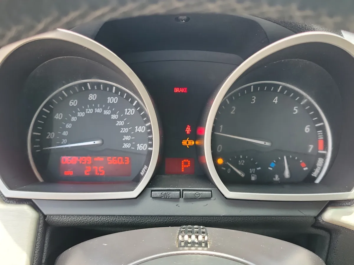 2005 BMW Z4 2.5i thumbnail 20