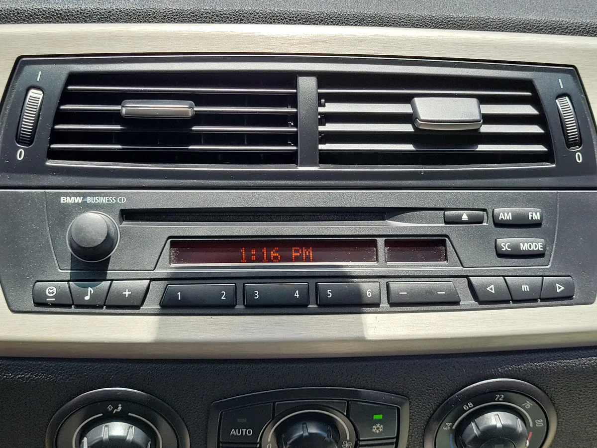 2005 BMW Z4 2.5i thumbnail 22