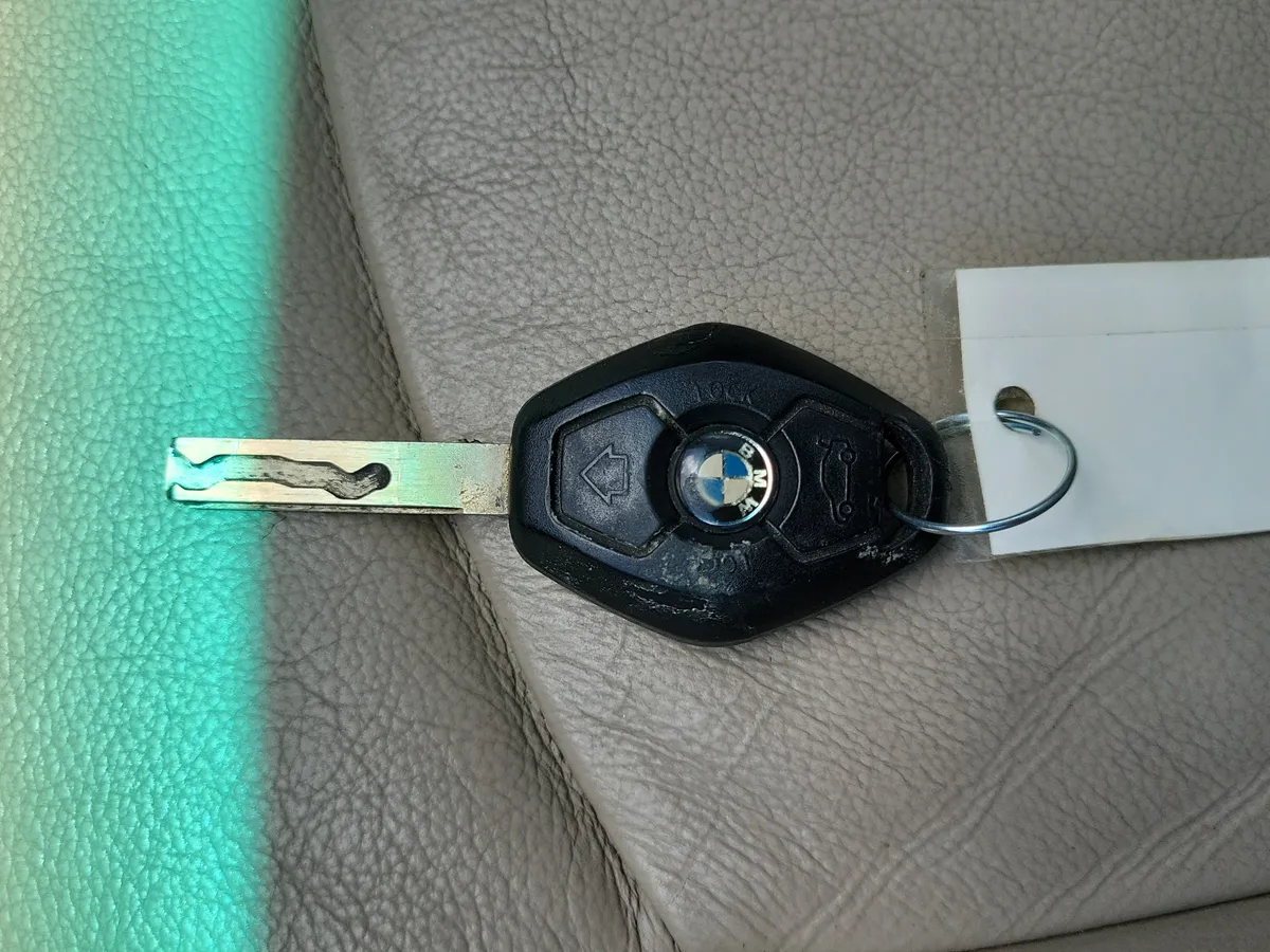 2005 BMW Z4 2.5i thumbnail 30