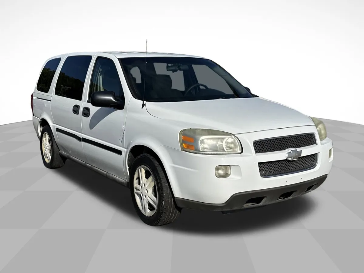 2005 Chevrolet Uplander Base thumbnail 3