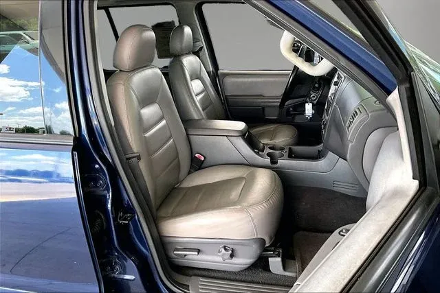 2005 Ford Explorer XLT thumbnail 25