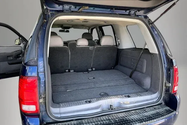 2005 Ford Explorer XLT thumbnail 28