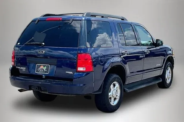 2005 Ford Explorer XLT thumbnail 5