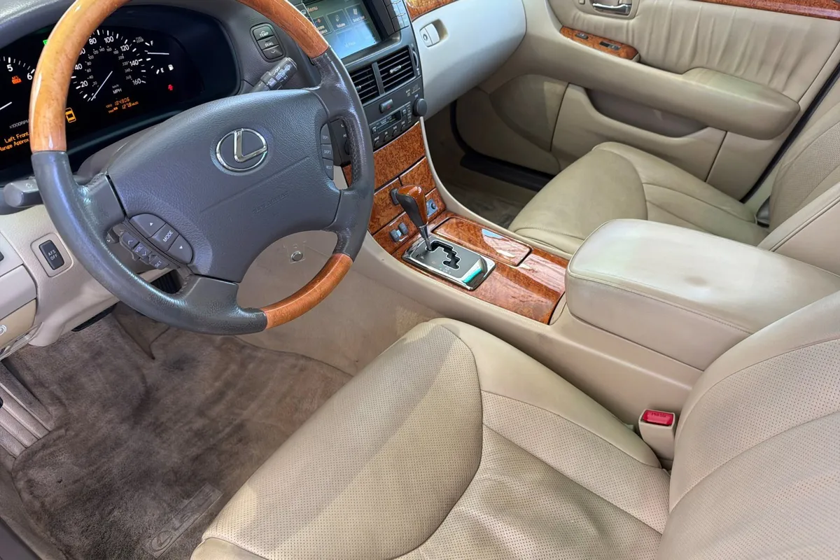 2005 Lexus LS 430 thumbnail 10