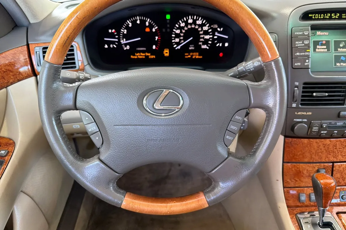 2005 Lexus LS 430 thumbnail 17
