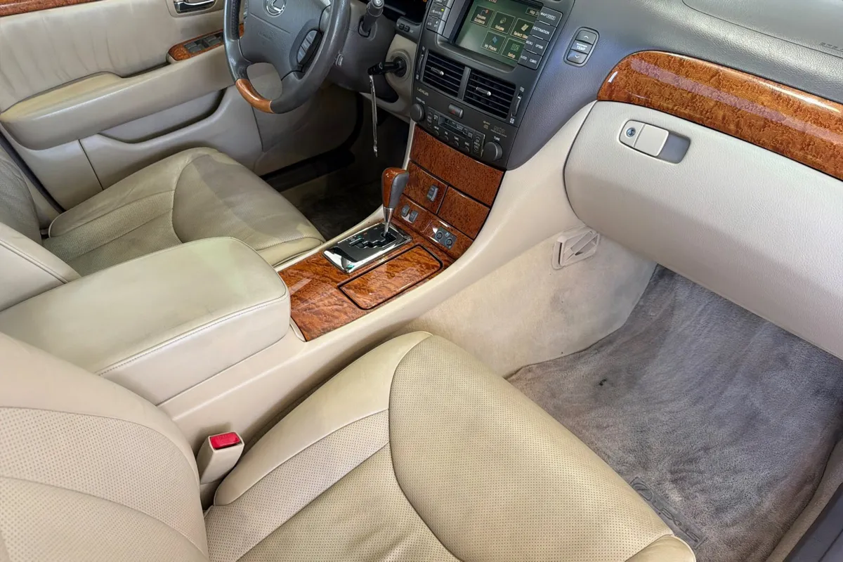 2005 Lexus LS 430 thumbnail 18