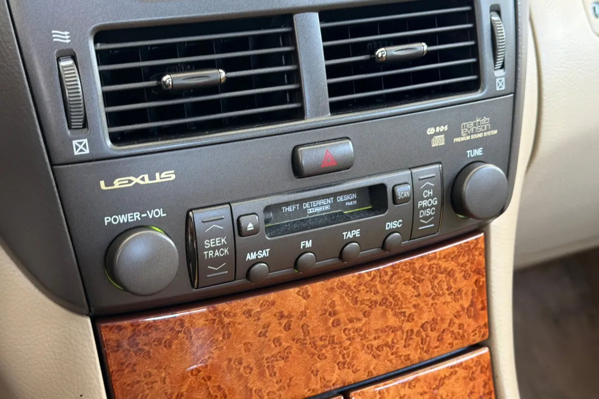 2005 Lexus LS 430 thumbnail 24