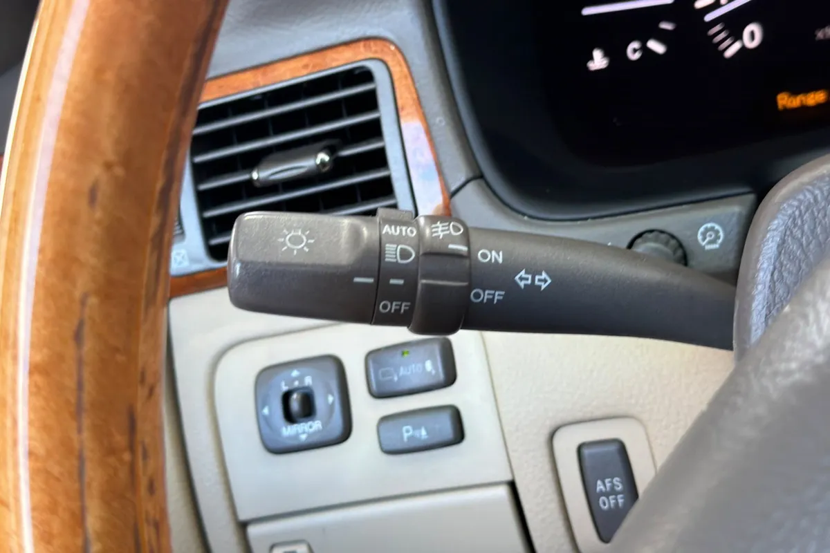 2005 Lexus LS 430 thumbnail 29