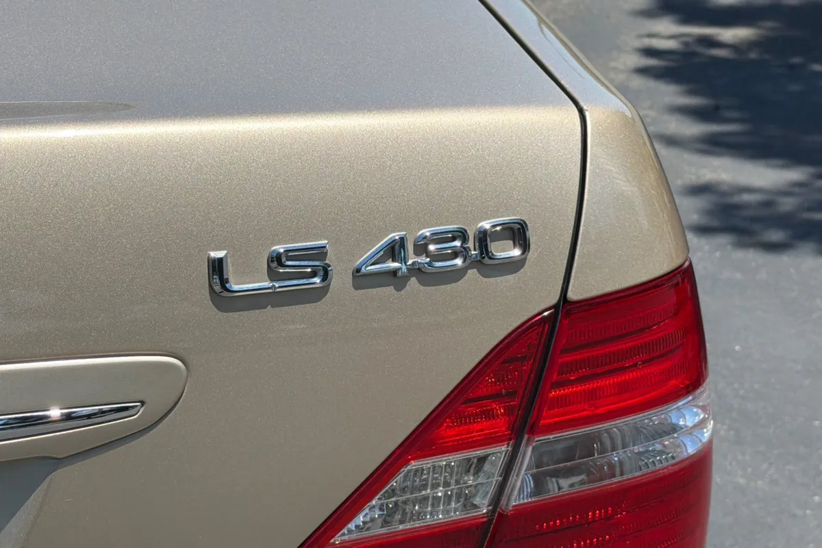 2005 Lexus LS 430 thumbnail 35