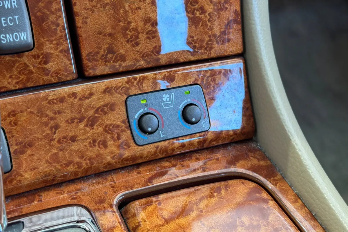 2005 Lexus LS 430 thumbnail 36
