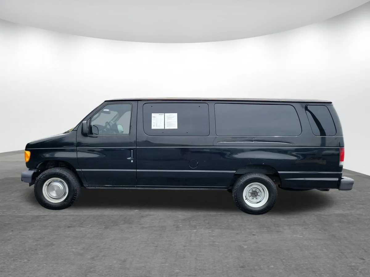 2006 Ford E-350 Super Duty thumbnail 14