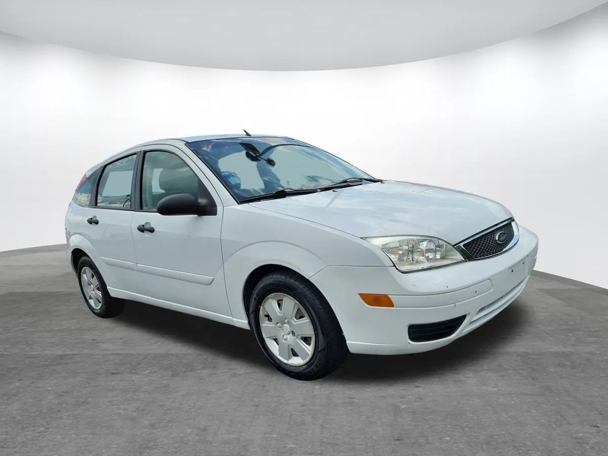 2007 Ford Focus thumbnail 15