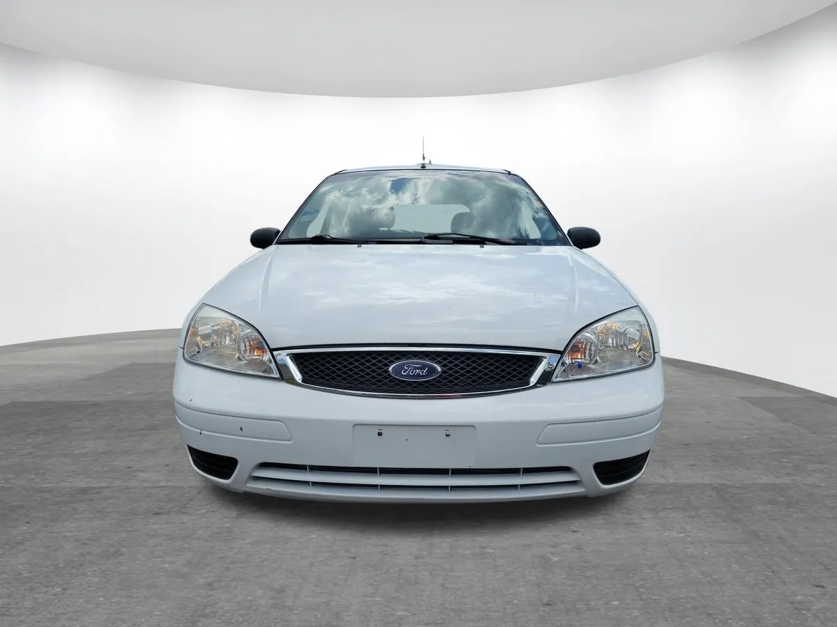 2007 Ford Focus thumbnail 16