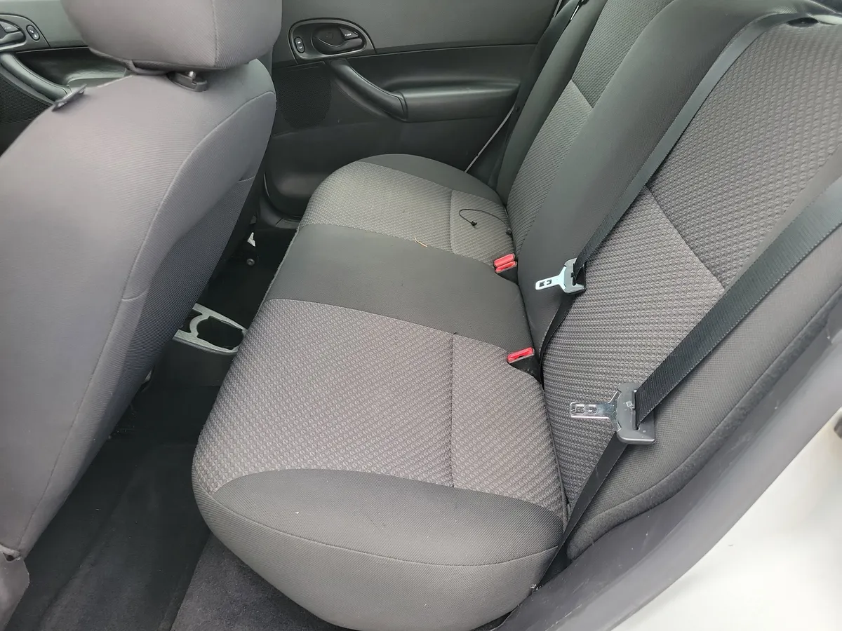 2007 Ford Focus thumbnail 7