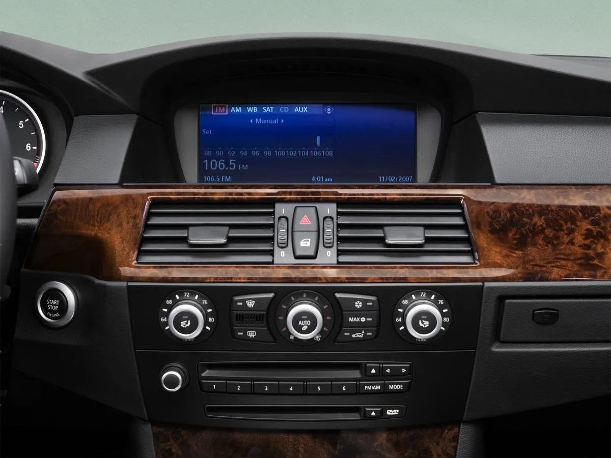 2008 BMW 550i thumbnail 23