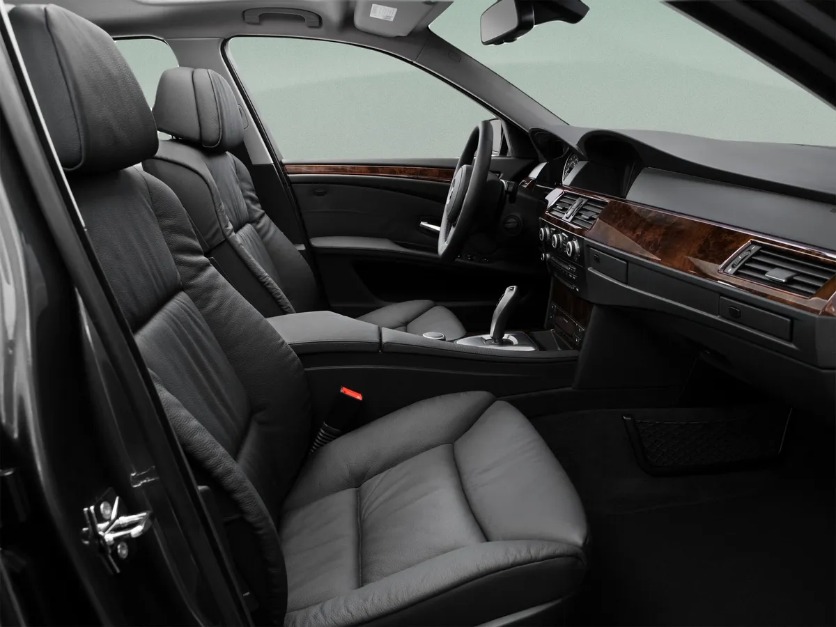 2008 BMW 550i thumbnail 31