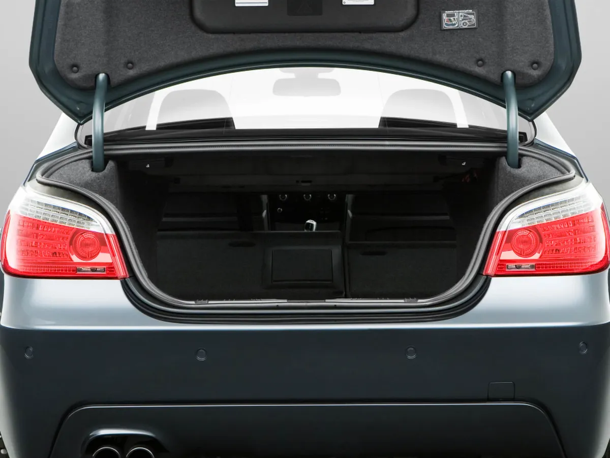 2008 BMW 550i thumbnail 36